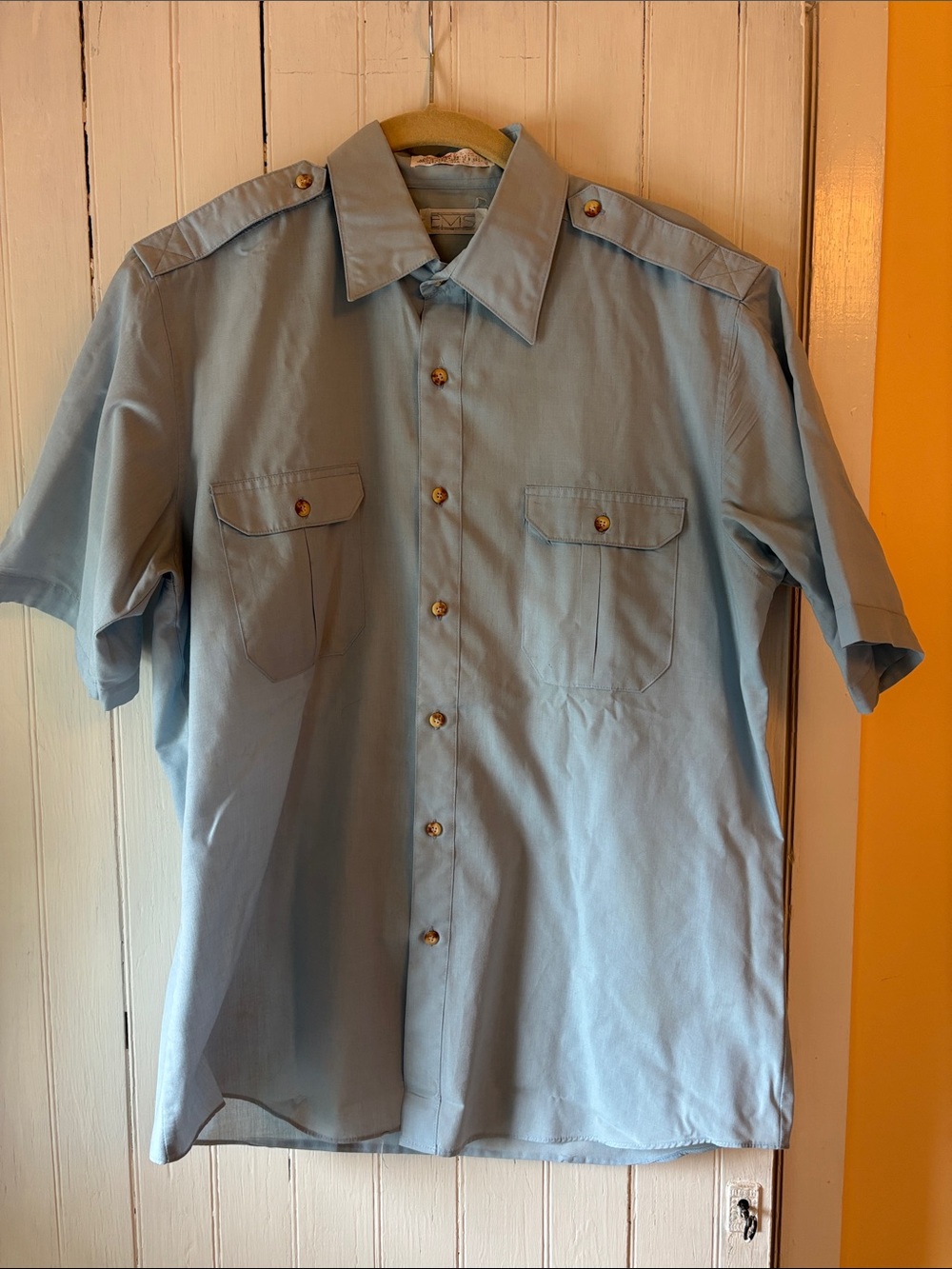 Vintage EMS Men's Casual Short-Sleeve Button-Down Shirt in Light Blue